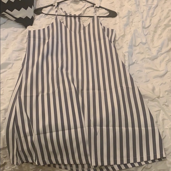 Striped dress. Never worn - Picture 1 of 1